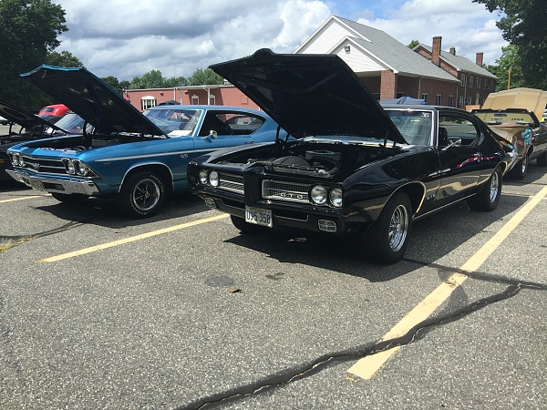 A few photos from a small car show in Western Mass-photo758.jpg