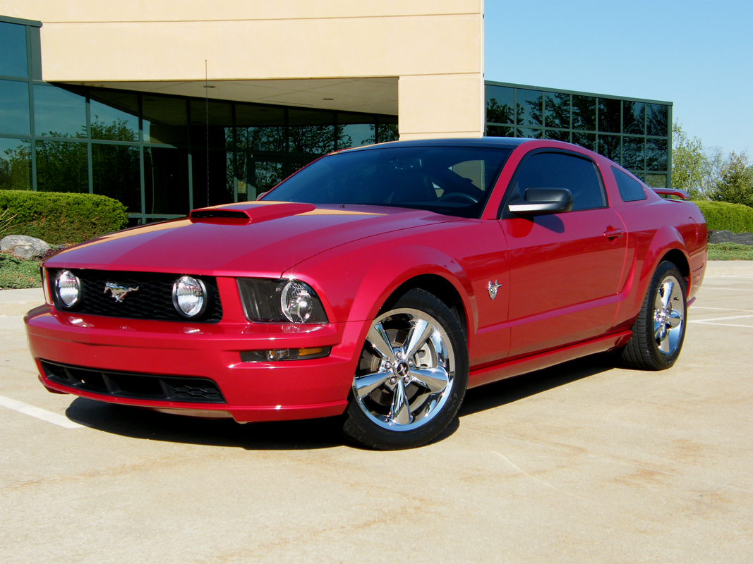 Lavet en kontrakt by sne hvid A 2009 Candy Apple Red with a Glass Roof - The Mustang Source - Ford Mustang  Forums