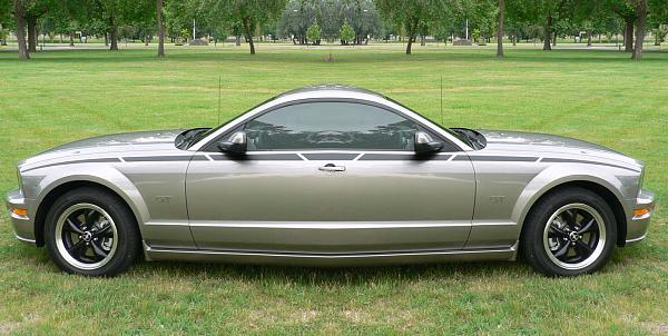 2008 Ford Mustang S-197 Gen 1 Vapor Silver Picture Gallery-come-go.jpg