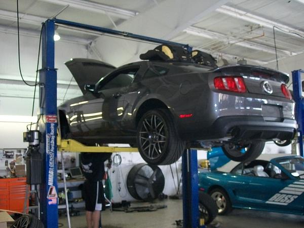 Voiding the warranty on an '11 GT 500 at MD Speed Shop-100_1430.jpg