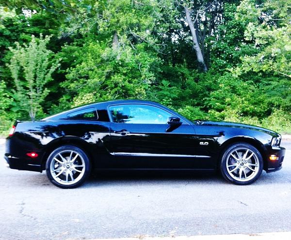 Post pics of your black stang!-brembo1.jpg