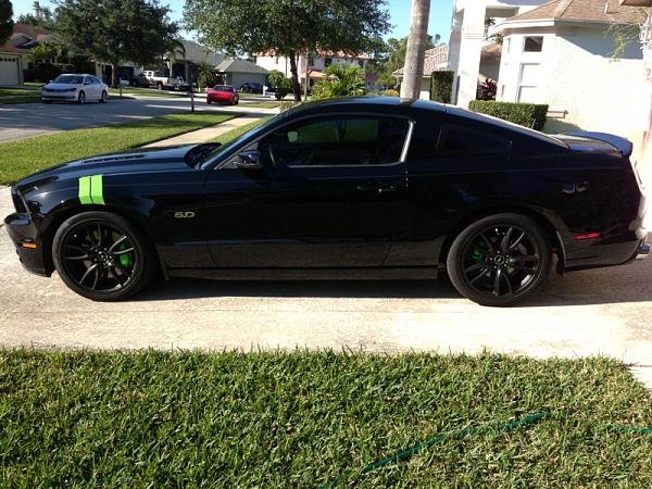 Post pics of your black stang!-image-1297842338.jpg