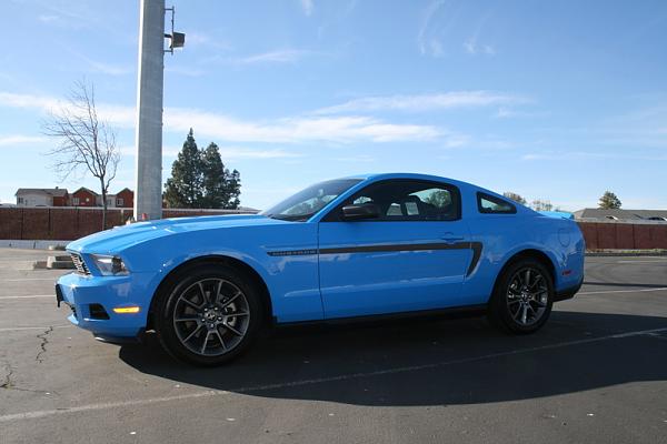My 2011 Mustang Premium V6 Grabber Blue-11stang251109.jpg