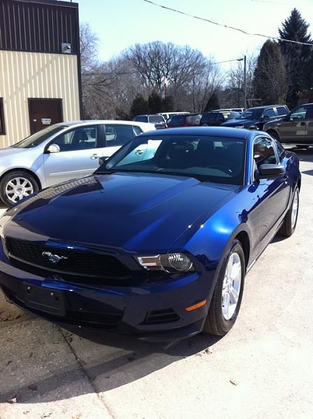 Picked up my 2012 V6 in Kona Blue today :)-img_0283.jpg
