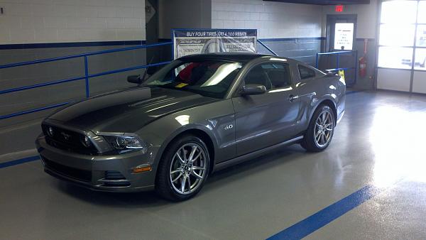 2013 SGM GT Premium delivered yesterday!-2013mustang3.jpg