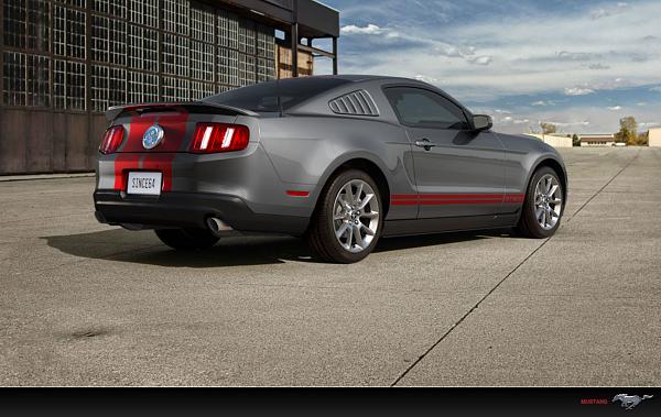 On my way to pick up my SG V6.-redstripes-sideview-rear-2012mustang_1900x1200.jpg