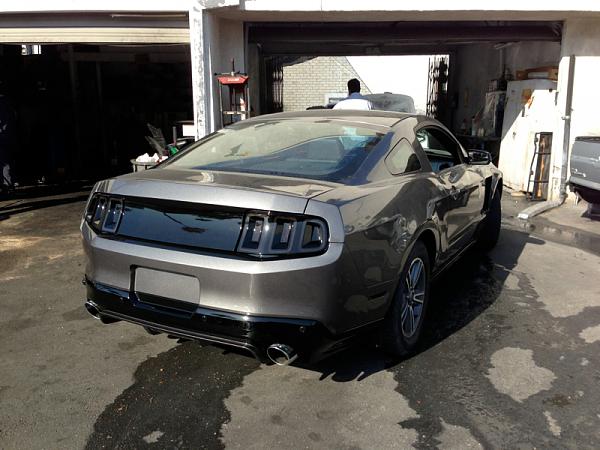 Request for close-up pics of black racing stripes on sterling gray Mustangs-image-3665183409.jpg