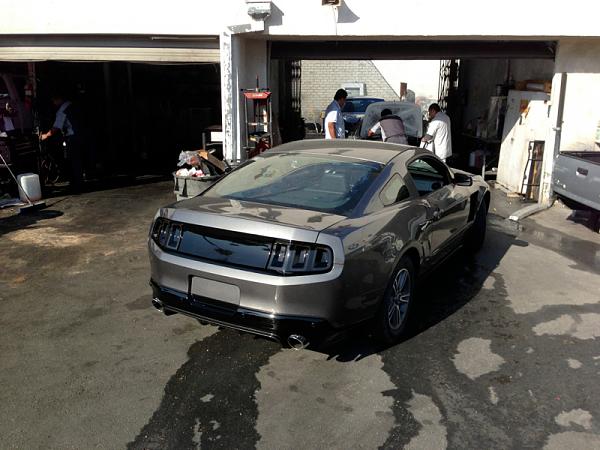 Request for close-up pics of black racing stripes on sterling gray Mustangs-image-354066906.jpg