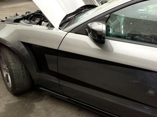 Request for close-up pics of black racing stripes on sterling gray Mustangs-image-1039263907.jpg
