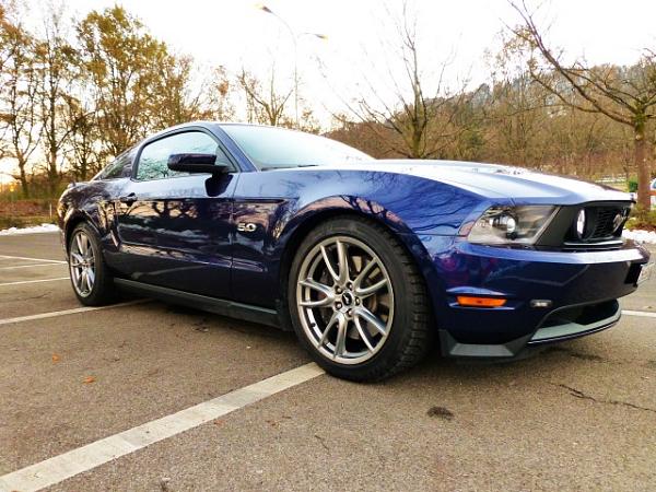 finally lowered my mustang!-p1020141-small-.jpg