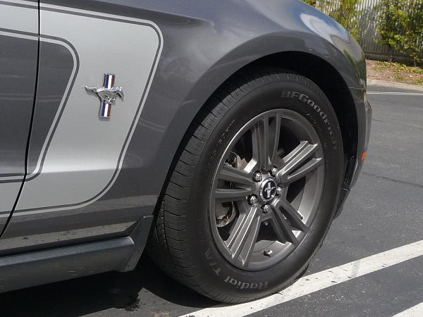 Anyone Plastidipped their Stock V6 wheels?-p1100053.jpg