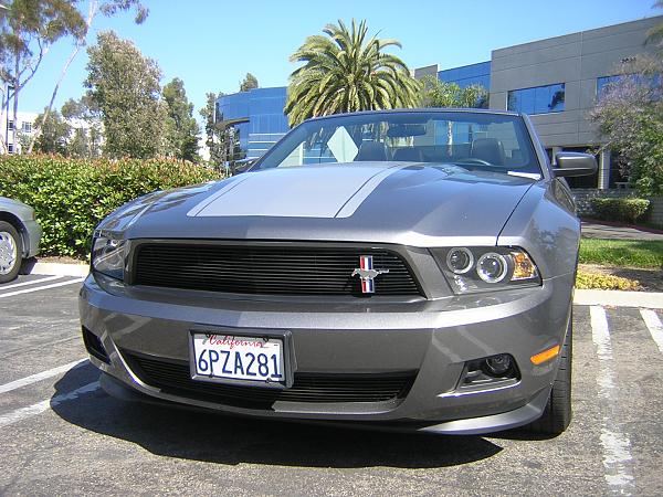 Black billet grilles from American Muscle on my '12 PP stang-dscn3901.jpg