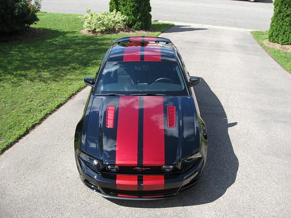 That feeling when the dealership is supposed to  put white stripes on your car...-img_0826rs.jpg