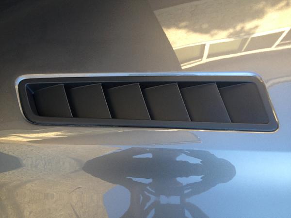 Plastidiped the hood vents-image-1149295348.jpg