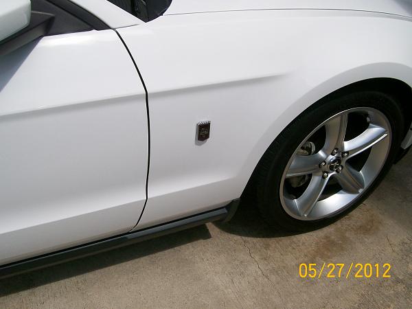 Anyone have retro/old school badges on their car?-fender-badge3.jpg