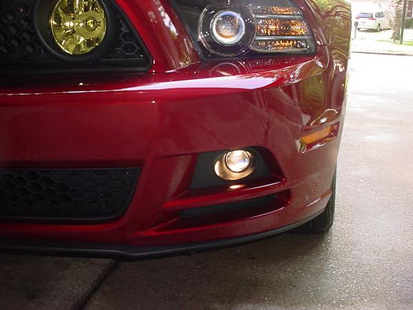 Does anyone have tinted fogs on a 2013+?-lower-fl-lit-5-.jpg