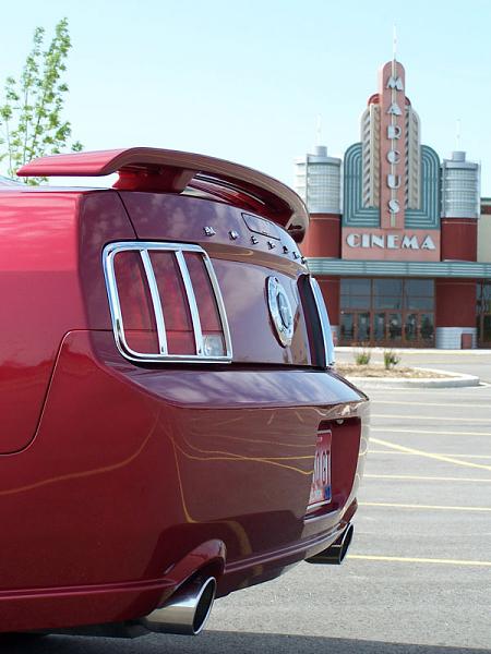 FORD MUSTANG CHROME TAIL LIGHT TRIM-show2-at_the_movies2.jpg