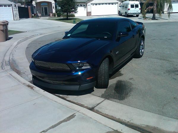 SilverHorse Racing flush-mount quarter window louvers-new-grille-2011-stang.jpg