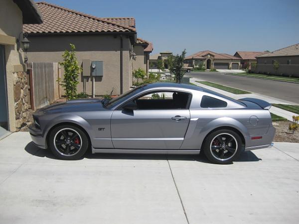 Black wheels on my '10 Pony Package-1.jpg