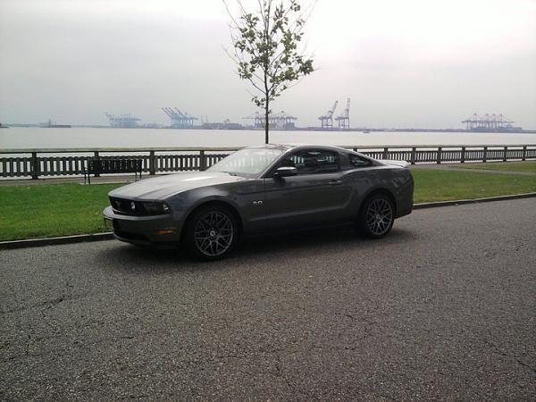 Finally got pics of the new rims-254268_223791627638969_100000244009155_911378_1995451_n.jpg