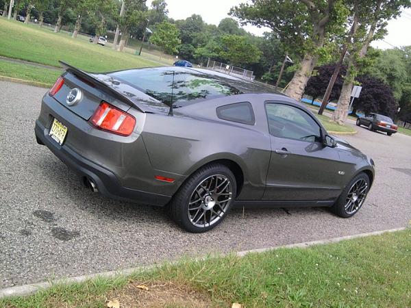 Finally got pics of the new rims-253877_223792337638898_100000244009155_911387_828921_n.jpg