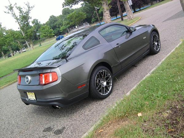 Finally got pics of the new rims-247919_223792700972195_100000244009155_911404_3110430_n.jpg