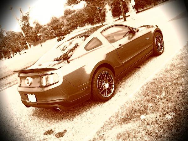 Finally got pics of the new rims-248513_223795384305260_100000244009155_911441_6204409_n.jpg