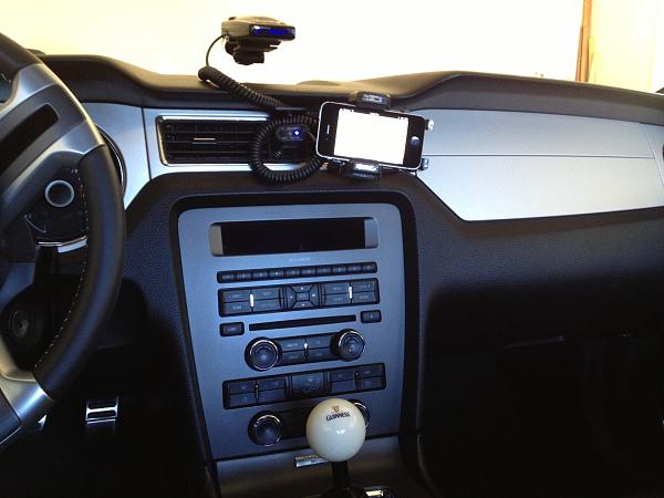 Iphone car holder-skiva-phone-holder.jpg