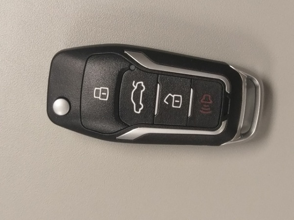 Got my new "Flip Key" set up tonight-key-front-small.jpg