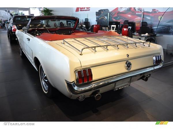 Finally, I got to see one up close.-wimb-white-red.jpg