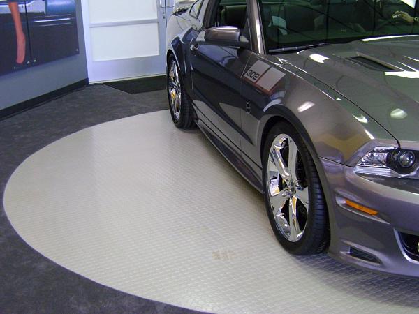 See Steve Saleen's 2010 SMS 460 Mustang Unveiled! - Friday, April 16, 2010-dsc01327-1-.jpg