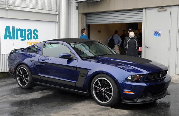 Kona Blue and Black Stripes/Roof-boss302-kona-blue-blk-low.jpg