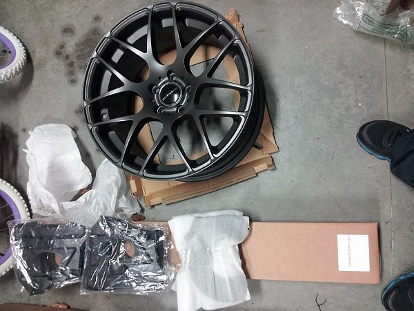 Wheel Options for the 2012 Boss 302-20130102_202526.jpg