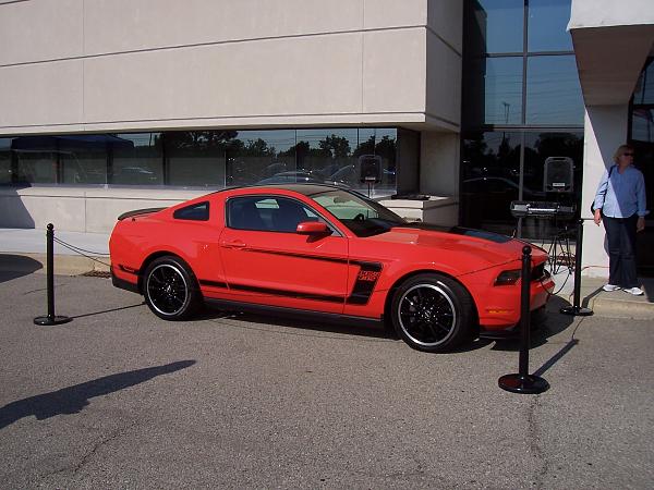 Boss on Woodward-2010-mustang-plant-tour-034.jpg