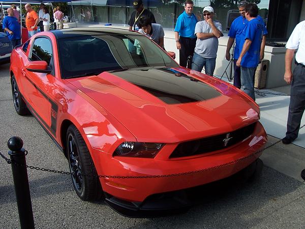 Boss on Woodward-2010-mustang-plant-tour-028.jpg