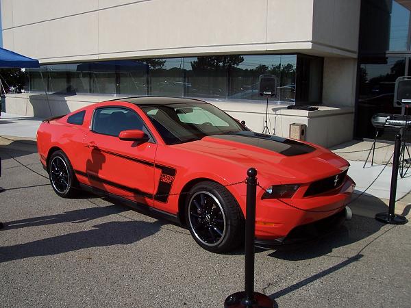 Boss on Woodward-2010-mustang-plant-tour-056.jpg