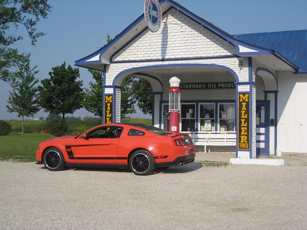 Random pics of your Boss 302-power-tour-2011028.jpg