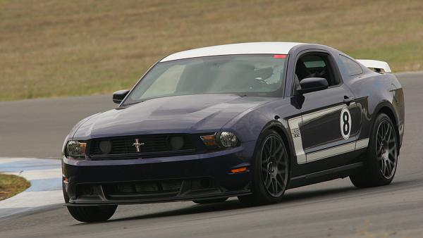 Thinking about removing the hood decal on a KB-duffy-boss-ex-white-hood.jpg