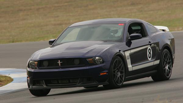 Thinking about removing the hood decal on a KB-duffy-boss-ex-white-hood-roof.jpg