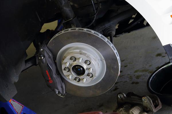 Brembo brakes under OEM 18x8 gt 5 spoke wheels-img_0419.jpg