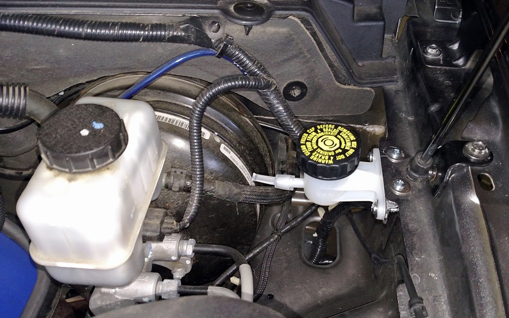 write up installing a separate clutch fluid reservoir the mustang source ford mustang forums separate clutch fluid reservoir