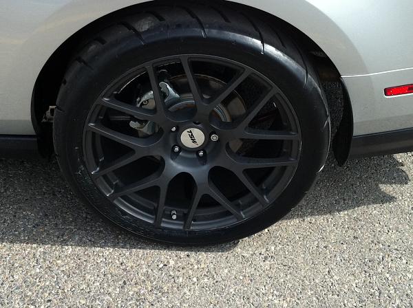 Pics of your tires 285 and wider!-photo-1-.jpg