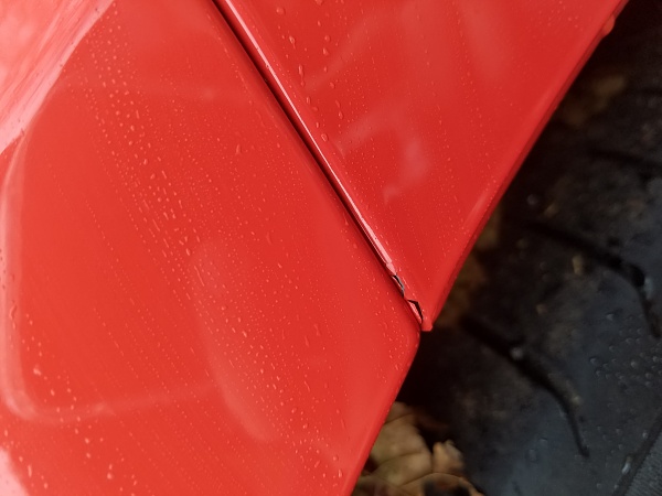 Paint damage where bumber hit the fender-20161022_161521.jpg
