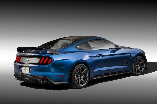 2016 Ford Mustang GT350R-shelbygt350r_04_hr.jpg