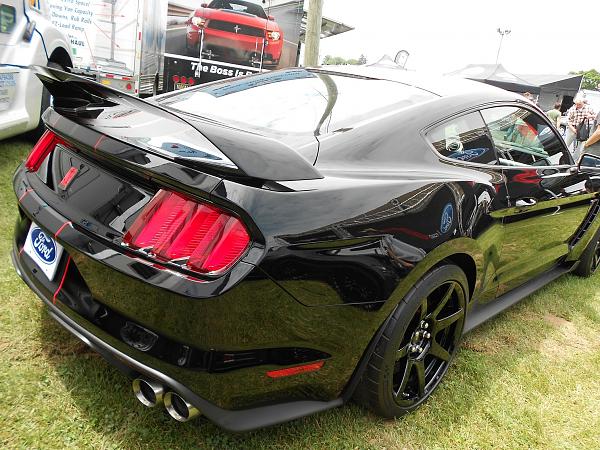 Black with Black GT350R-gt350rblk4.jpg