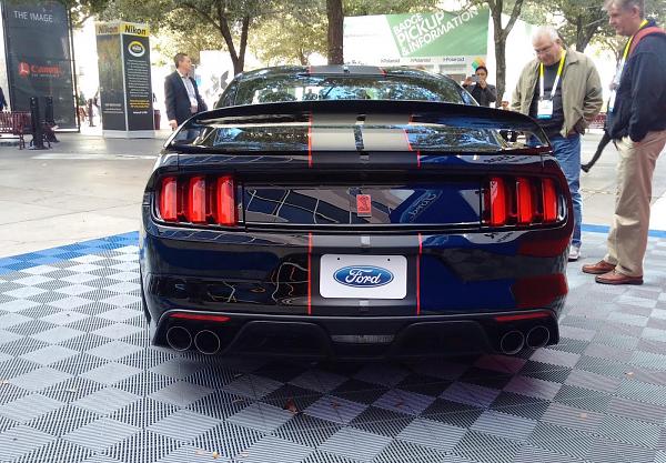 Pics from Mustang Alley Saturday Morning-black-shelby-gt350r-mustang-ces-2.jpg