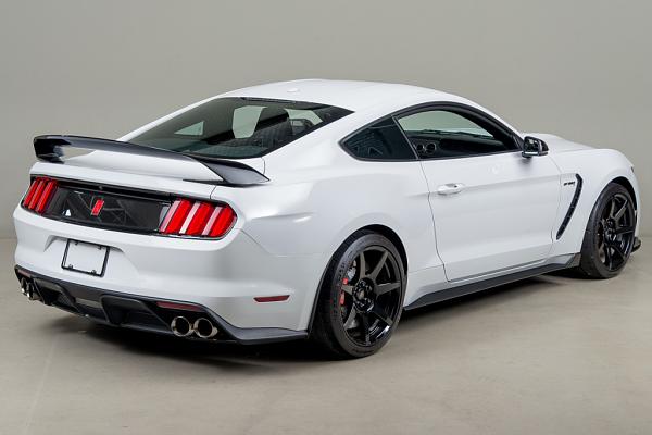 Pics from Mustang Alley Saturday Morning-15-shelby-gt350r-05-1024x683.jpg