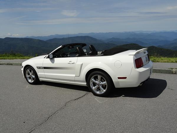 '07 Mustang on the Blue Ridge Pkwy-pisgah-inn-010.jpg