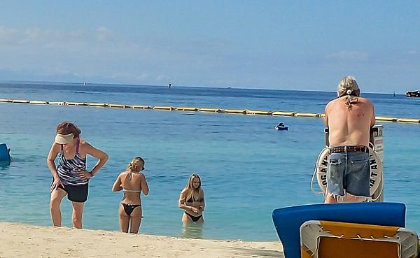 Huge Strange RANDOM Pictures and Idiocy Gallery!*-24242581581_61bbe62e19_z.jpg