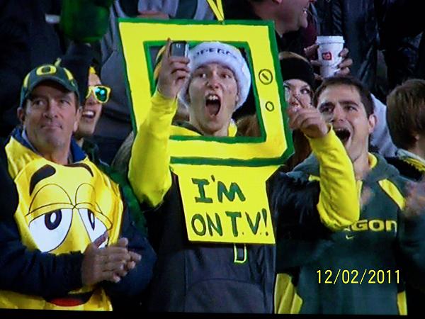 Huge Strange RANDOM Pictures and Idiocy Gallery!*-duck-tv.jpg